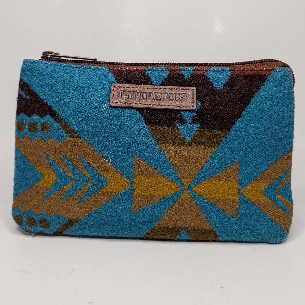 Pendleton Three Pocket Keeper Wallet Women's